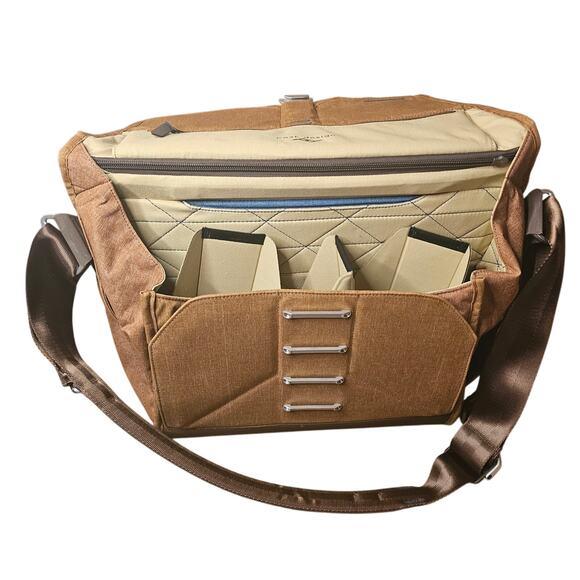 NEW Peak Design Everyday Messenger Bag 15" V1 Discontinued Color Heritage Tan - Picture 9 of 12